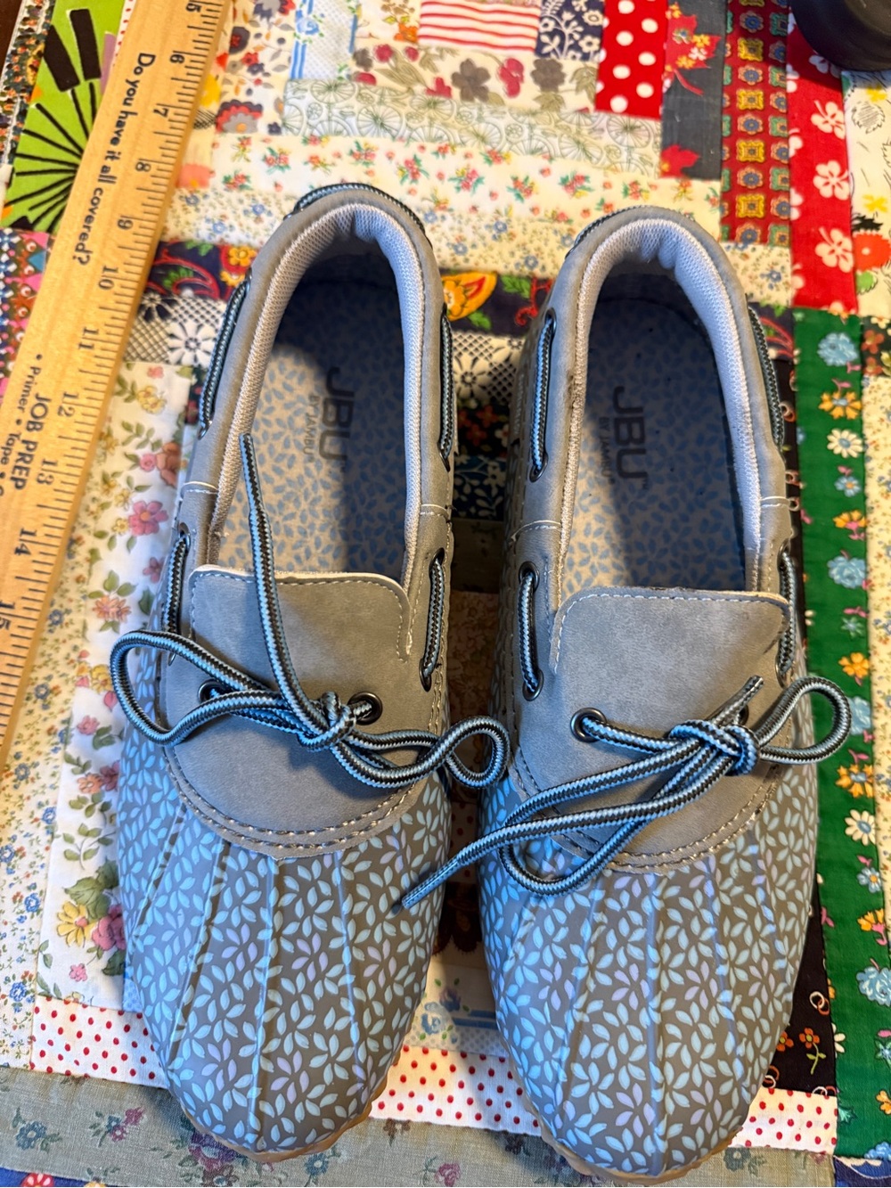 JBU Light Blue and Gray Leaf-Patterned Slip-On